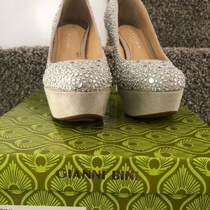 Beautiful Sparkling shoes with rhinestones